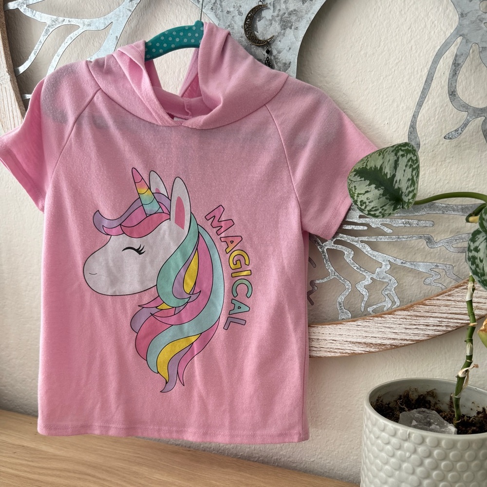 THE CHILDREN’S PLACE Girl’s Unicorn Top with Hood. Size 4. Pink